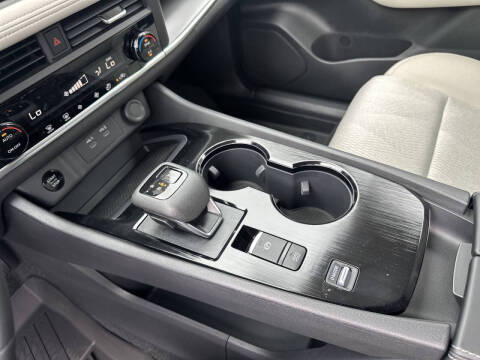 2025 Nissan Rogue SV