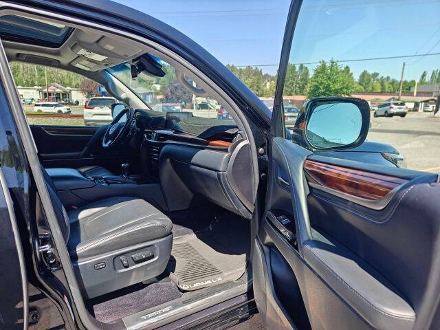 2018 Lexus LX 570