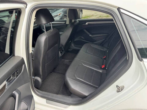 2017 Volkswagen Passat 1.8T SE