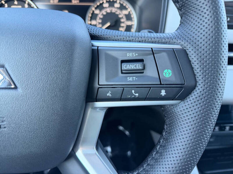 2026 Mitsubishi Outlander SE