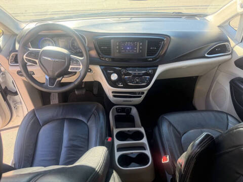 2017 Chrysler Pacifica Touring