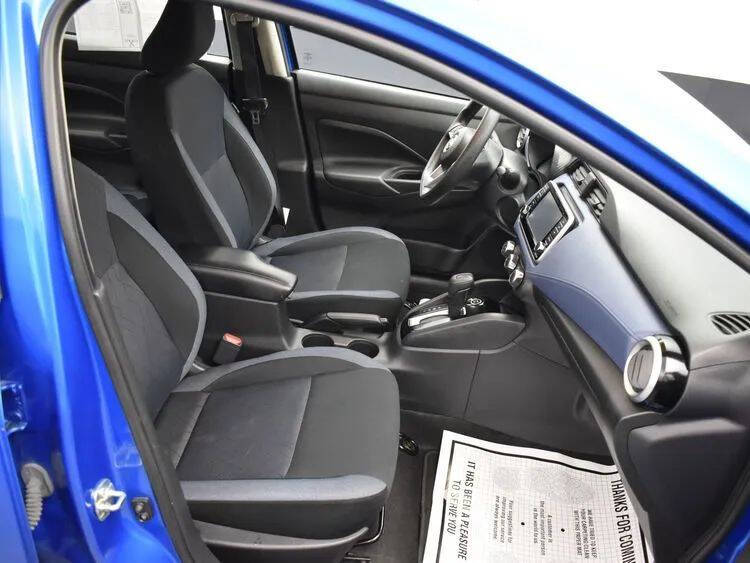 2023 Nissan Versa SV