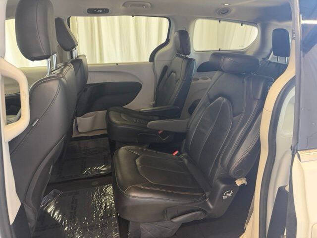 2020 Chrysler Pacifica Touring L