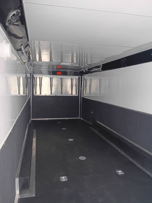 2026 Haulmark 8.5X34 BATHROOM