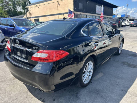 2012 Infiniti M37