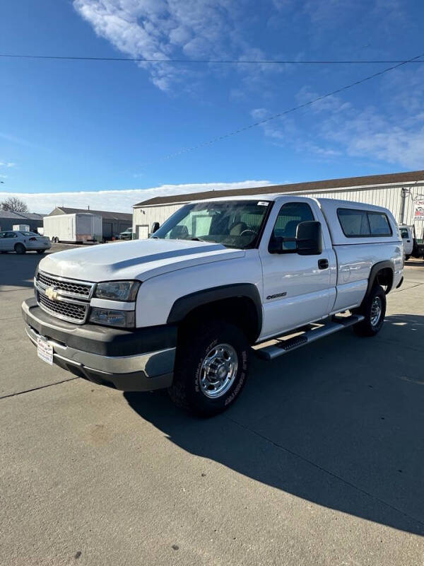 2005 Chevrolet Silverado 2500HD base photo 2