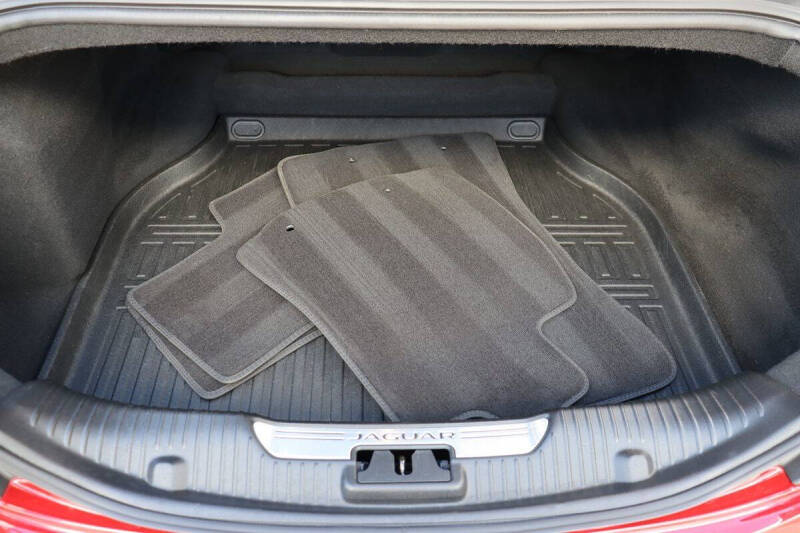 2016 Jaguar XJ R-Sport