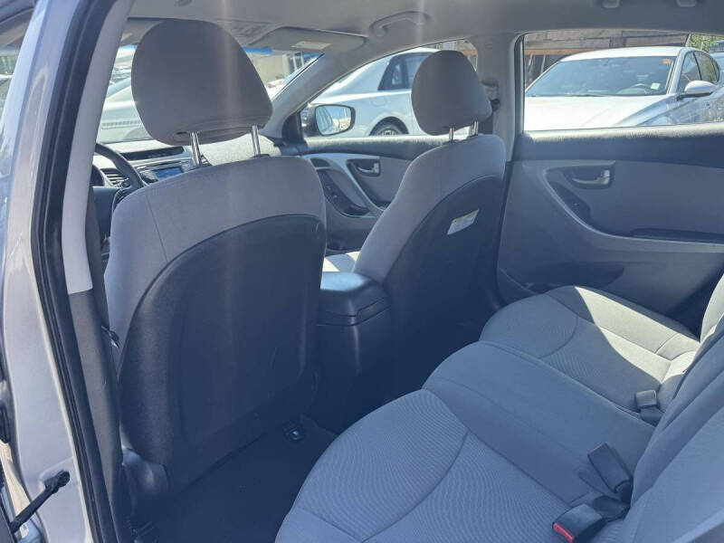 2014 Hyundai Elantra SE