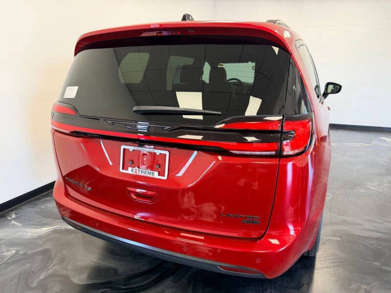 2027 Chrysler Pacifica Limited