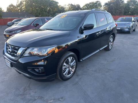2019 Nissan Pathfinder SV