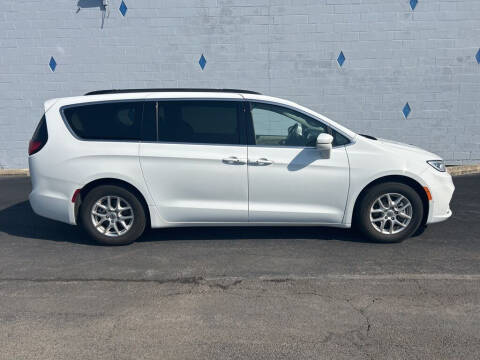 Minivan For Sale in Celina, OH - Kerns Ford Lincoln