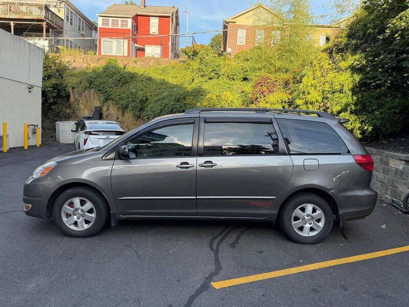 2005 Toyota Sienna