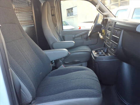 2024 Chevrolet Express 2500