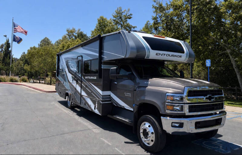 2023 Coachmen RV Entourage