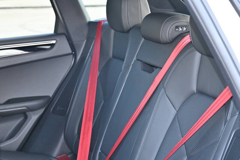 2021 Porsche Macan S