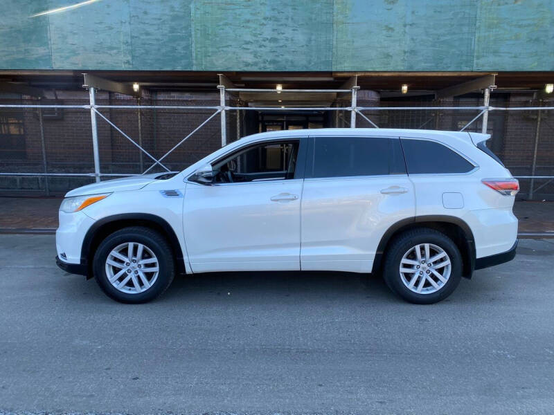 2015 Toyota Highlander for sale at BLS AUTO SALES LLC in Bronx NY