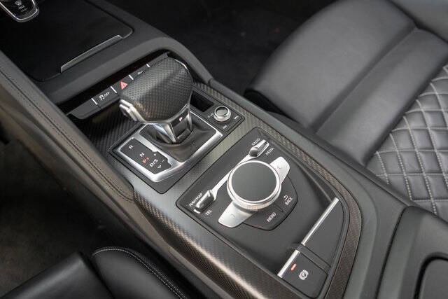 2017 Audi R8 26