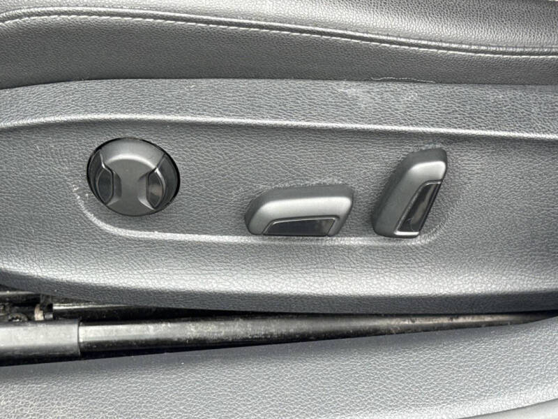 2021 Volkswagen Passat R-Line