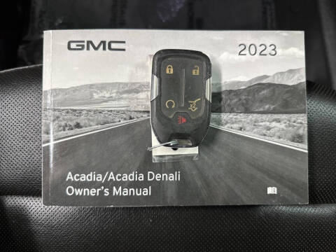 2023 GMC Acadia SLT