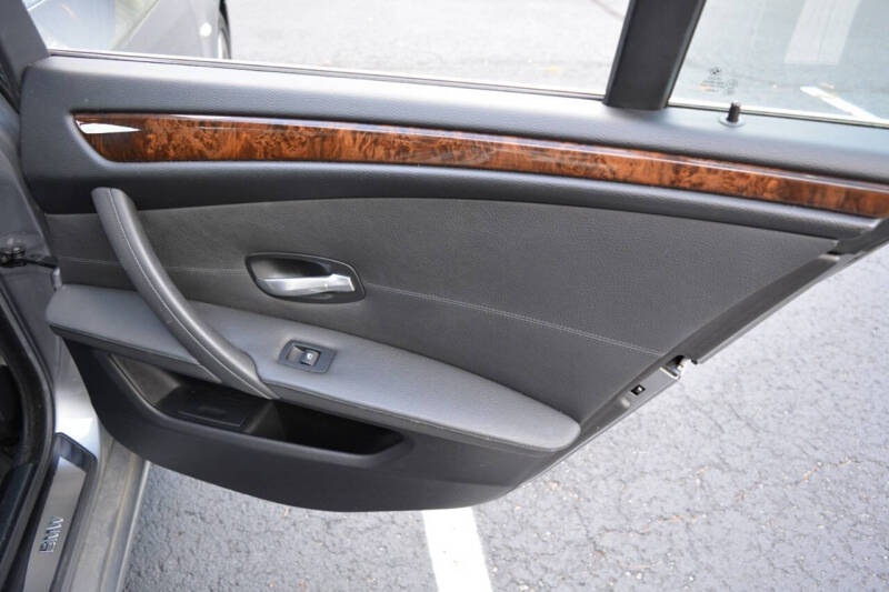 2008 BMW 5 Series 528xi