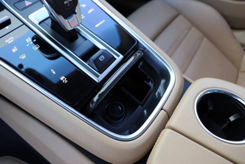 2018 Porsche Panamera 4 E-Hybrid