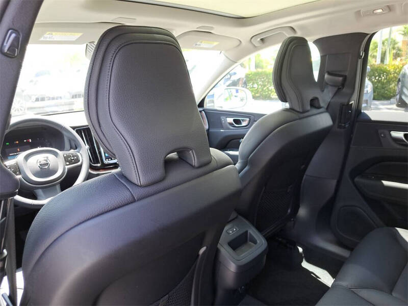 2023 Volvo XC60 B5 Plus Bright Theme