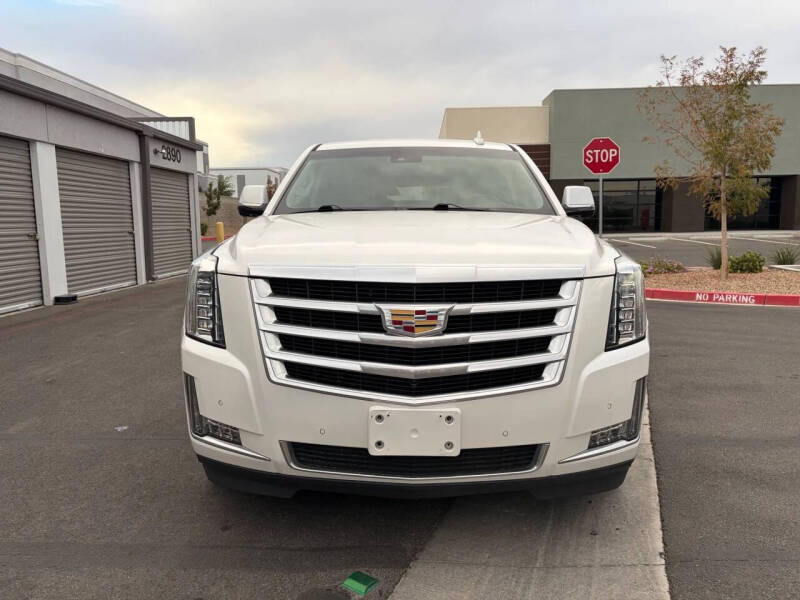 2018 Cadillac Escalade ESV Luxury