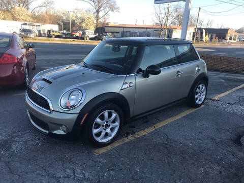 2009 MINI Cooper for sale at Global Imports of Dalton LLC in Dalton GA