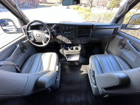 2023 GMC Savana 2500