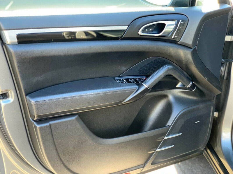 2017 Porsche Cayenne S