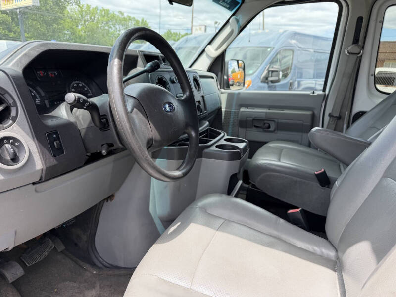 2012 Ford E-Series E-350 SD XL