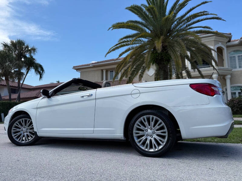 2011 Chrysler 200 Limited