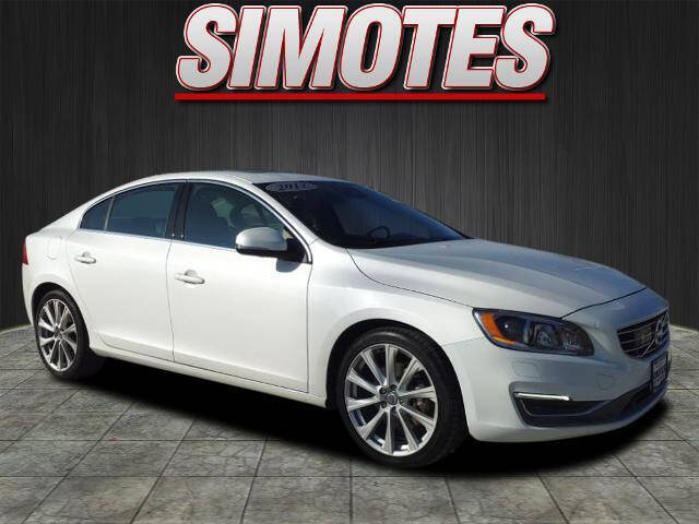 2017 Volvo S60 for sale at SIMOTES MOTORS in Minooka IL