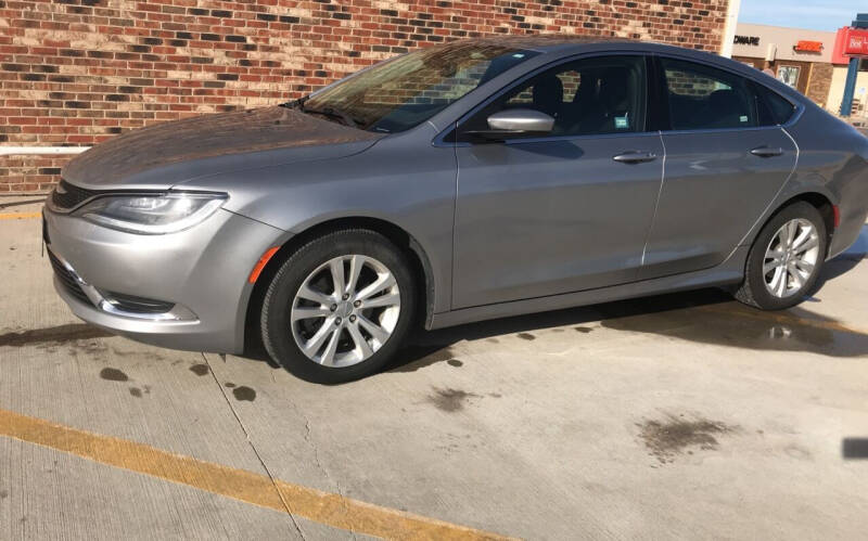 2015 Chrysler 200 for sale at Tiger Auto Sales in Guymon OK