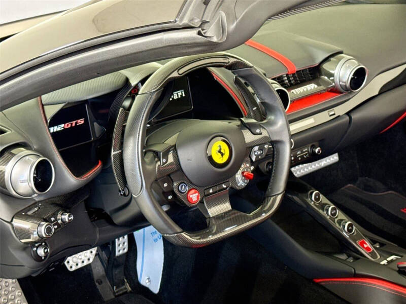 2021 Ferrari 812 GTS