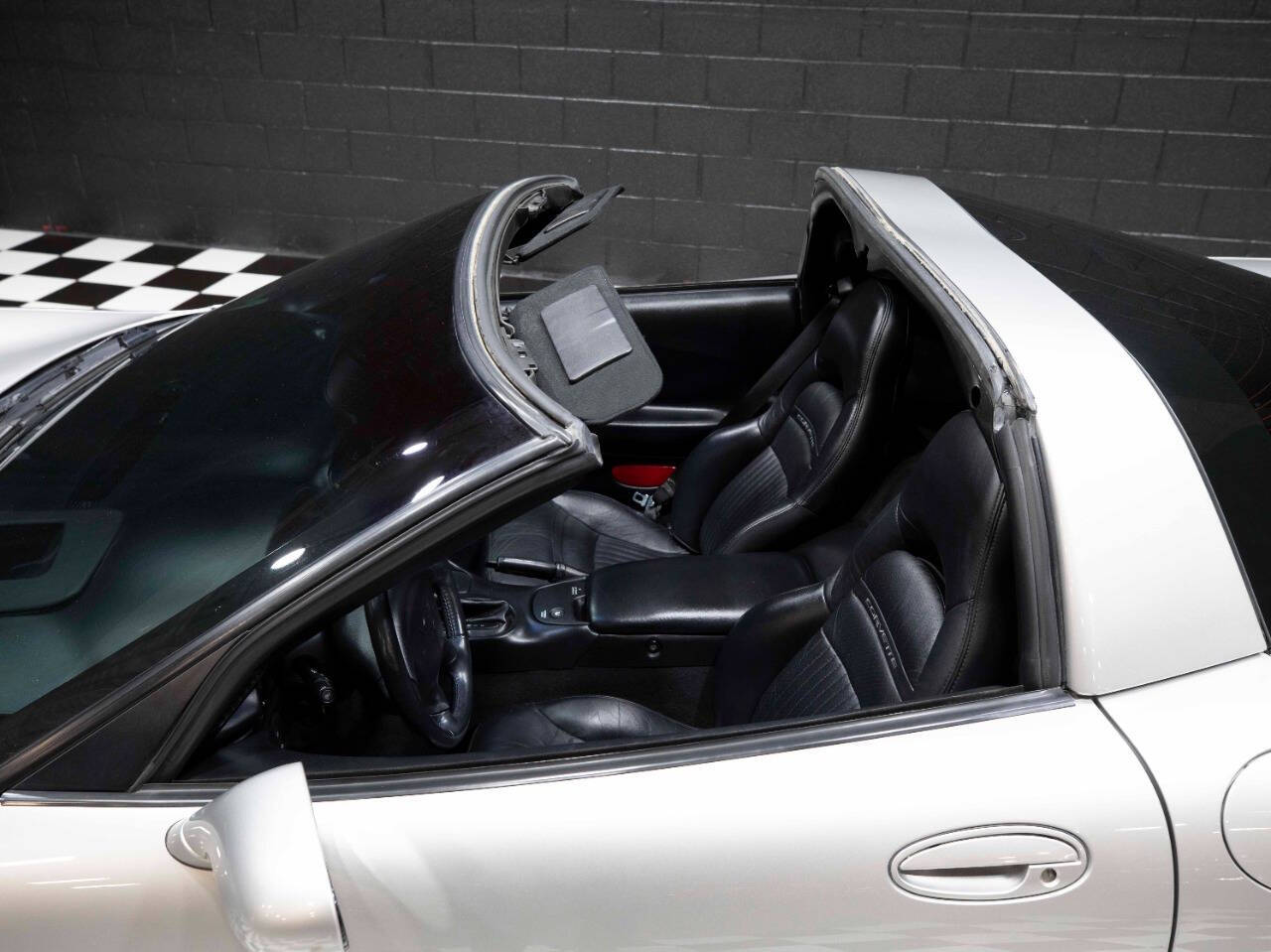 2004 Chevrolet Corvette 6
