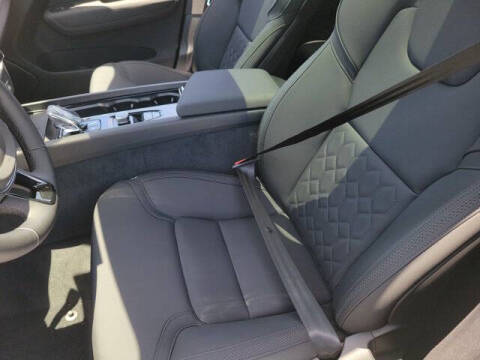 2026 Volvo XC60 B5 Core