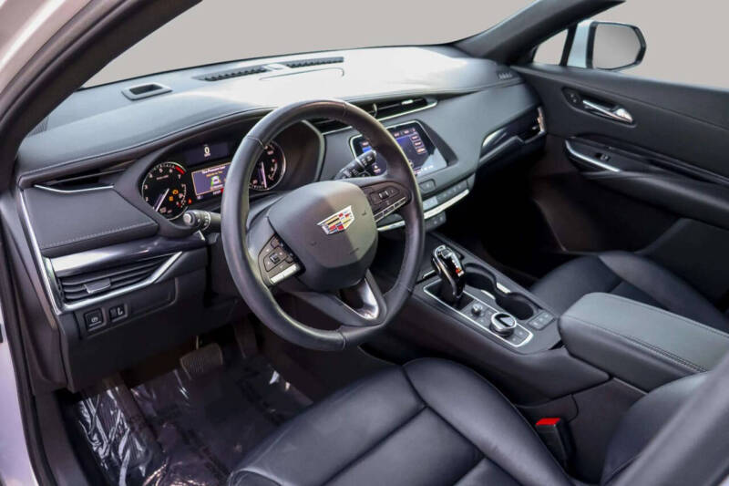 2022 Cadillac XT4 Luxury