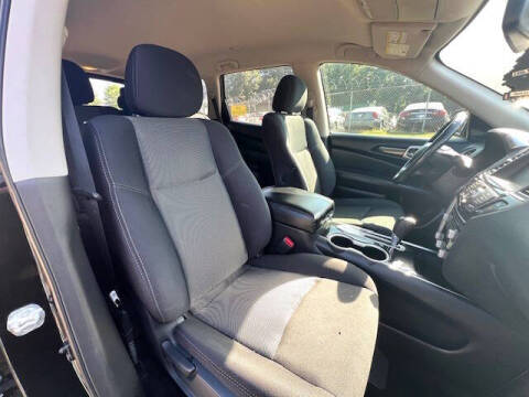 2019 Nissan Pathfinder S