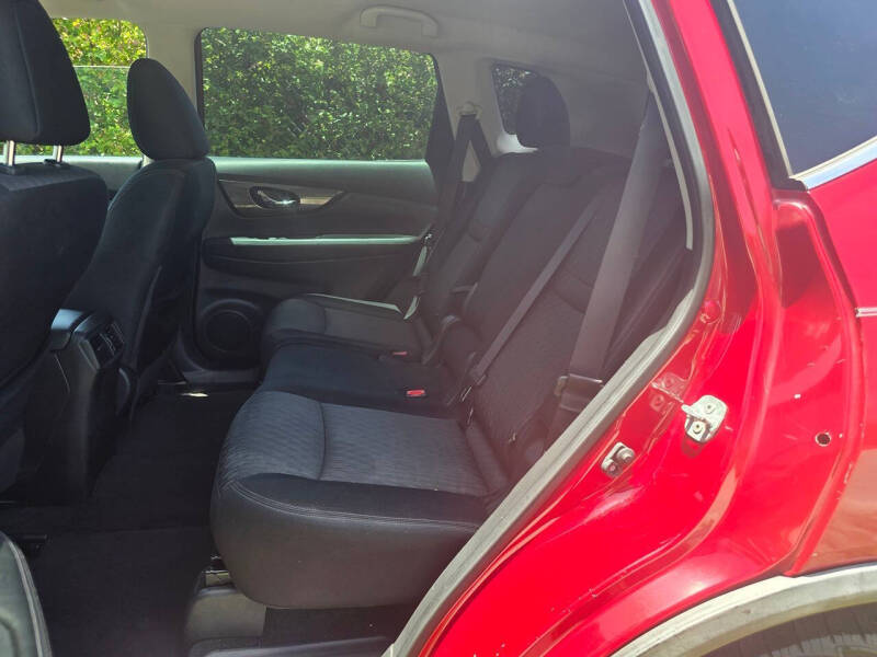 2017 Nissan Rogue SV