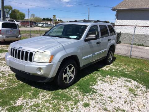 2005 Jeep Grand Cherokee for sale at B AND S AUTO SALES in Meridianville AL