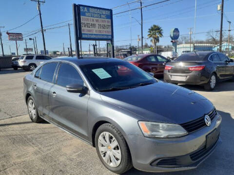 2010 Volkswagen Tiguan for sale at S.A. BROADWAY MOTORS INC in San Antonio TX