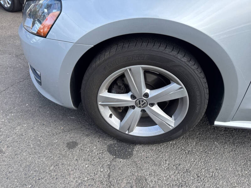 2015 Volkswagen Passat 1.8T Limited Edition