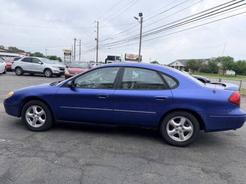 2003 Ford Taurus SE