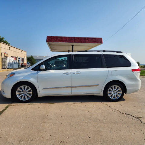 2011 Toyota Sienna for sale at Dakota Auto Inc in Dakota City, NE