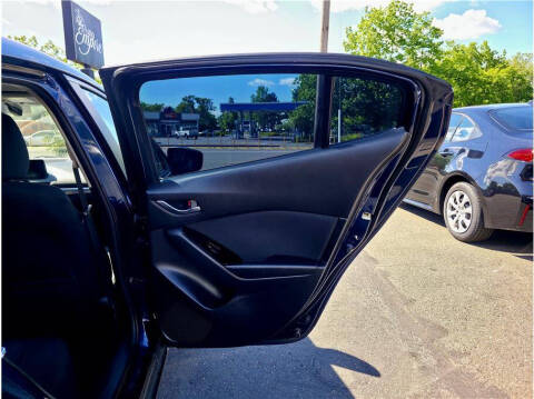 2017 Mazda MAZDA3 Sport