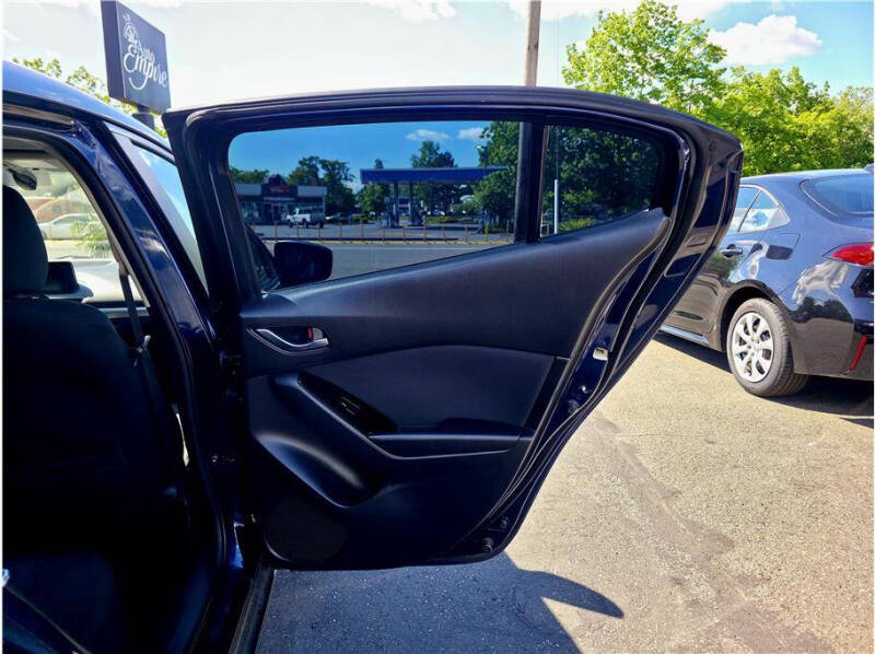 2017 Mazda MAZDA3 Sport