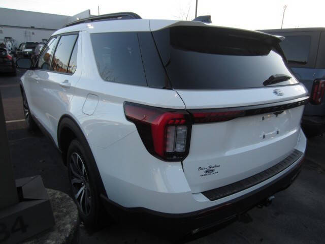 2025 Ford Explorer ST-Line