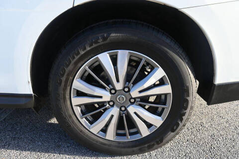 2020 Nissan Pathfinder SL