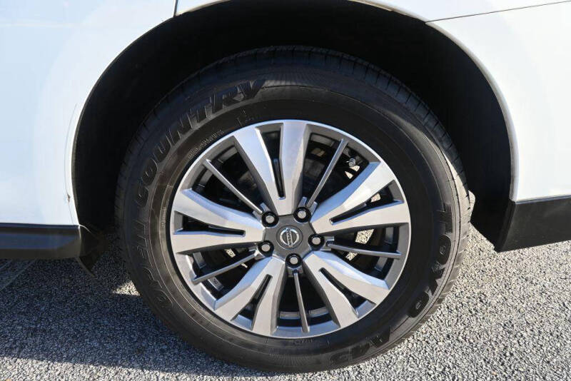 2020 Nissan Pathfinder SL